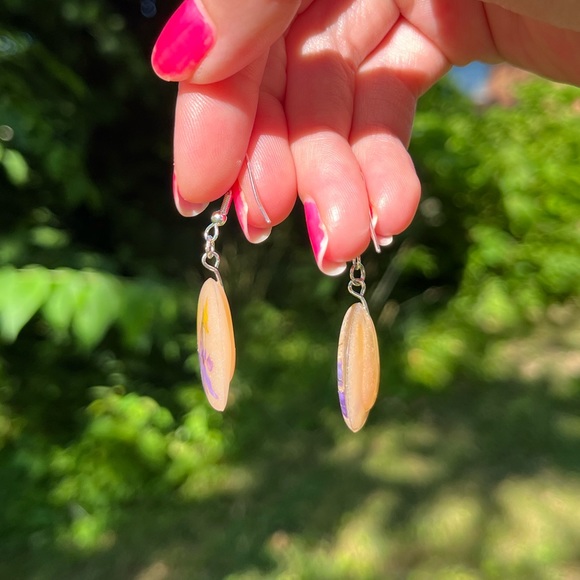 Handmade Real Dried Flower UV Resin Earrings - Picture 11 of 16